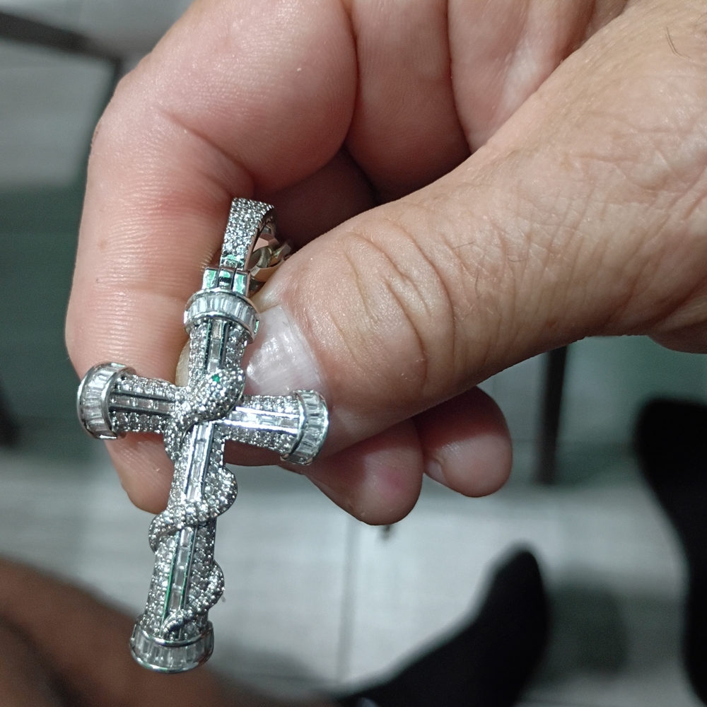 Elegant Silver Cross Pendant